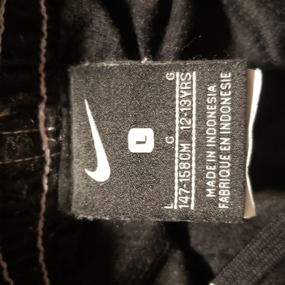 Nike cloth shorts size‎ Large - Picture 4 of 5